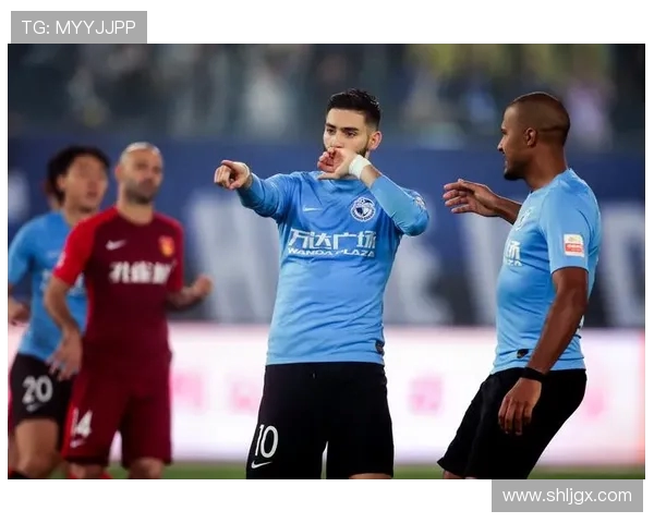 大连一方足球队宣布引进巴西球星,力争在新赛季再次夺冠。 大连一方足球队宣布引进巴西球星,力争在新赛季再次夺冠。