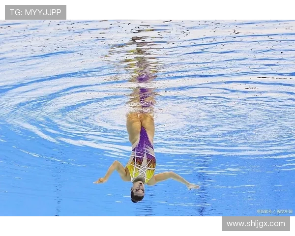 从基础动作到高难度技巧全面解析现代跳水运动的发展与魅力展示全