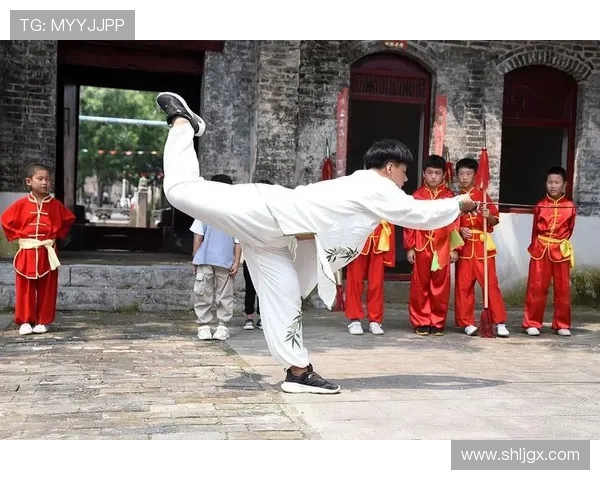 如何通过科学健身提高身体素质与健康水平打造完美身形的全面指南