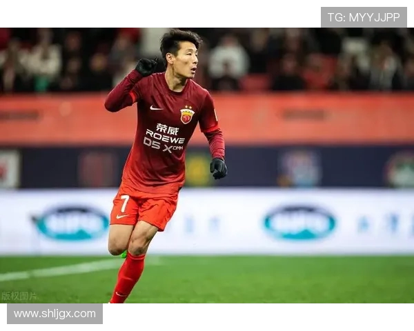 武磊在西甲赛场崭露头角为中国足球赢得荣耀展现无尽潜力