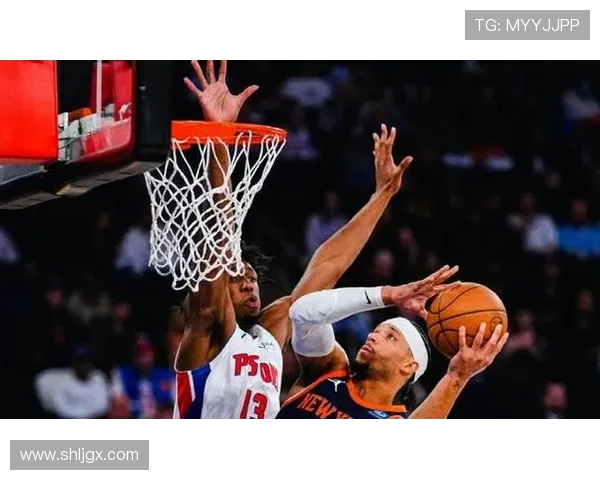 2015年火箭队与尼克斯队激战回顾精彩瞬间与球星表现分析