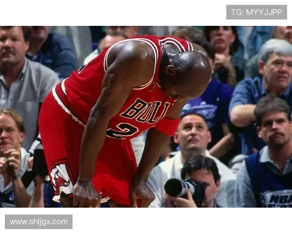 93年乔丹与巴克利的巅峰对决揭示篮球传奇的荣耀与竞争